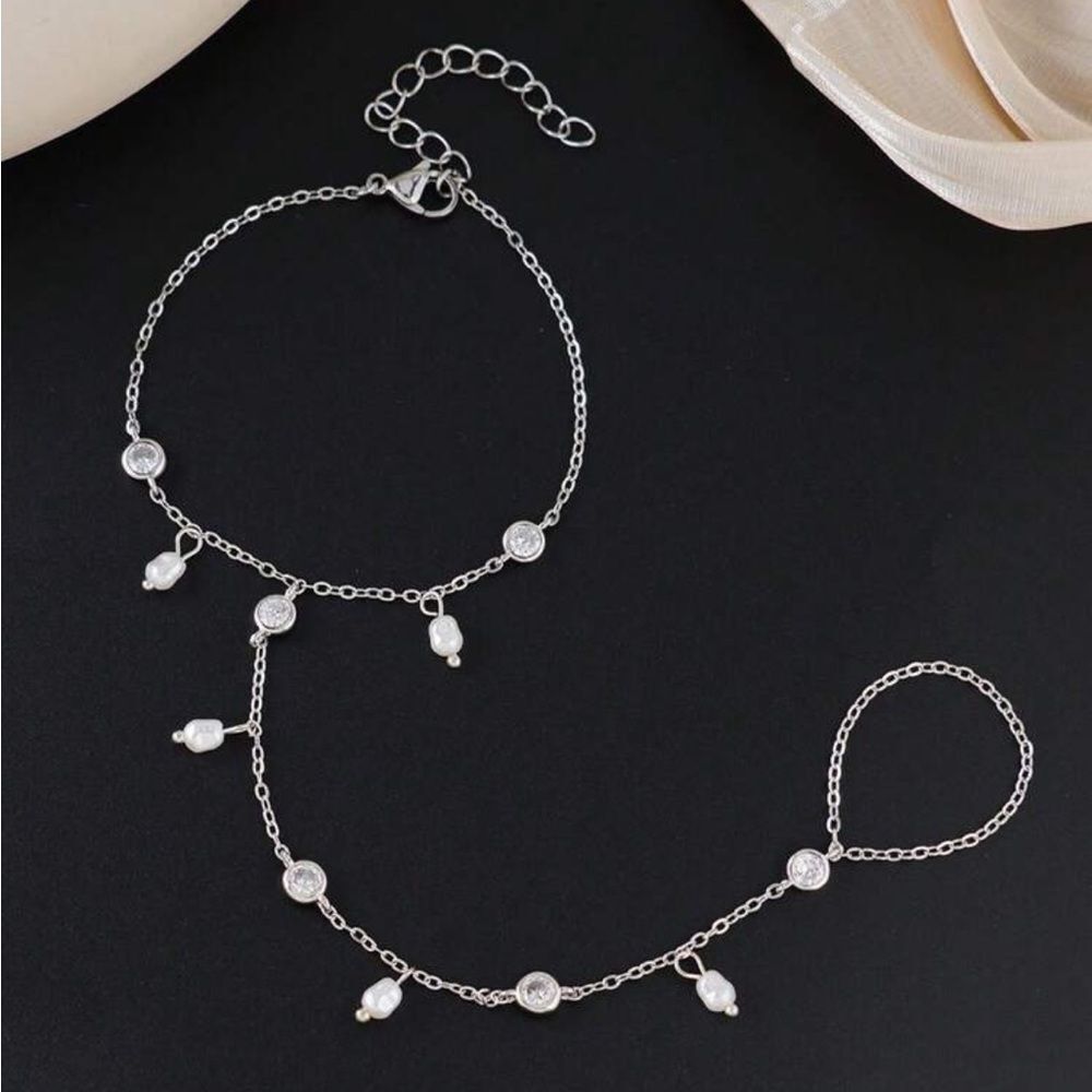 Crystal hand chain M1752 - Picture 2 of 5